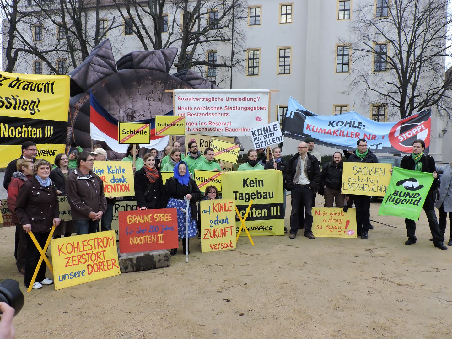 Demonstration gegen Tagebauerweiterung Nochten 2 zum Prozeßauftakt vor LVG Bautzen