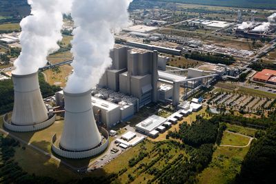 Luftbild des im Text genannten Industrieparks Schwarze Pumpe